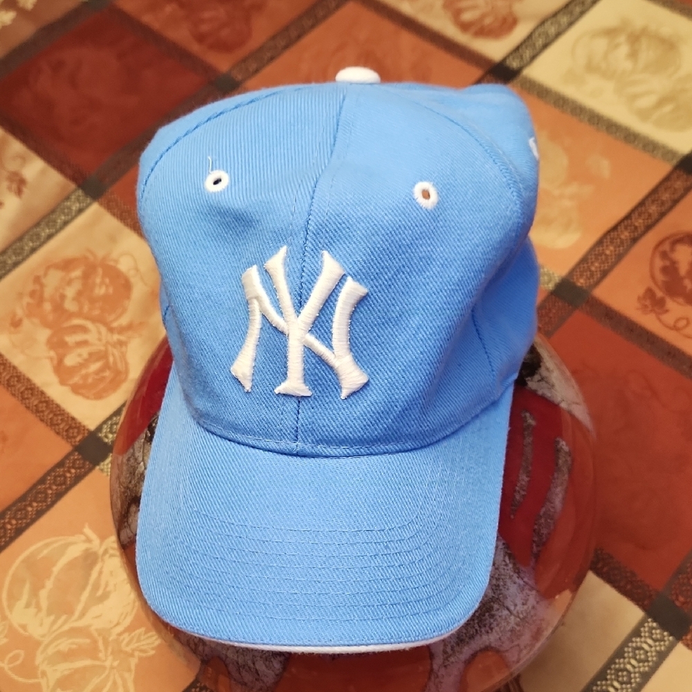Baseball Cap with Yankees Embroidered Logo
